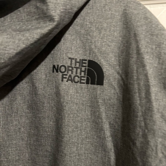 North Face men’s winter jacket - Picture 6 of 8